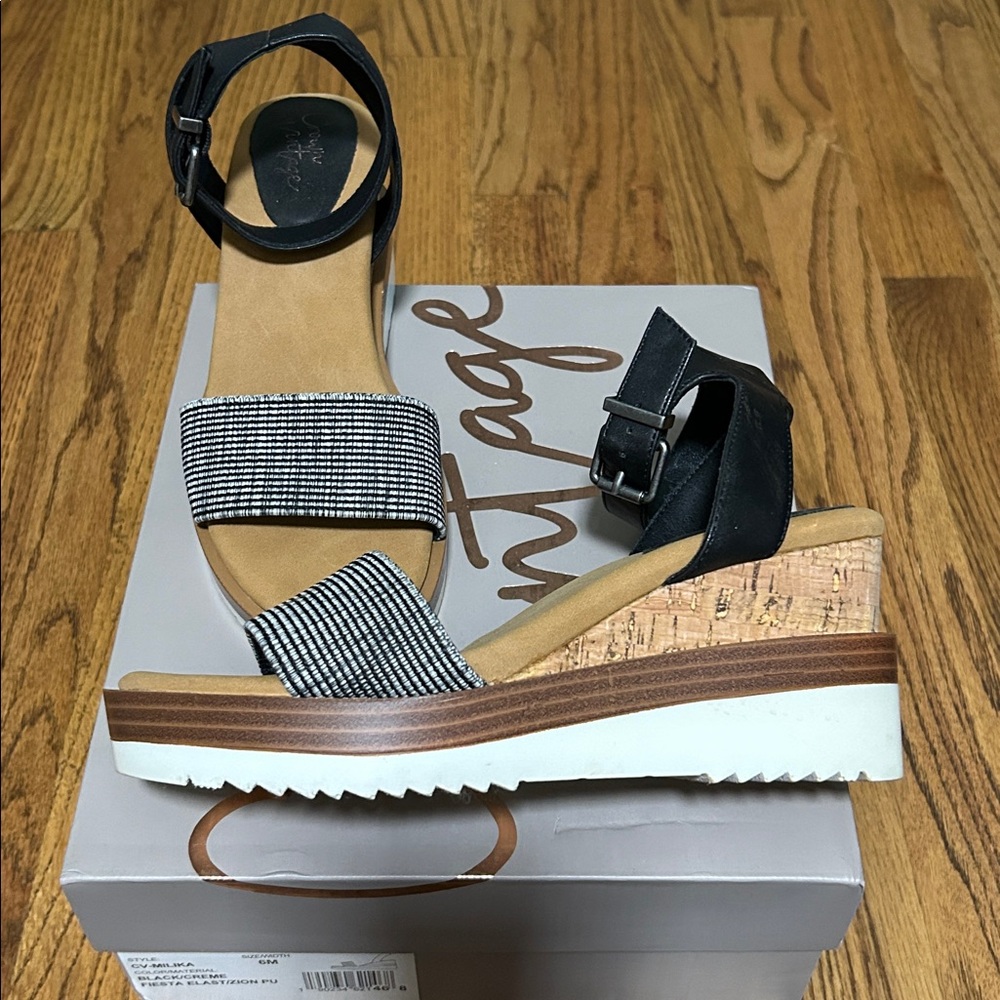 Crown Vintage Black & Creme Wedge Sandals Sz6